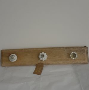 American Atelier Wall hooks, 3 knobs
